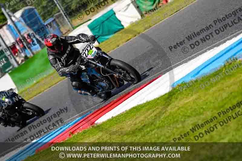 enduro digital images;event digital images;eventdigitalimages;mallory park;mallory park photographs;mallory park trackday;mallory park trackday photographs;no limits trackdays;peter wileman photography;racing digital images;trackday digital images;trackday photos